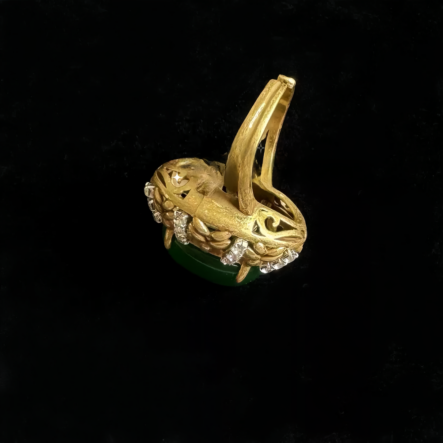 ➡️V Ring 02