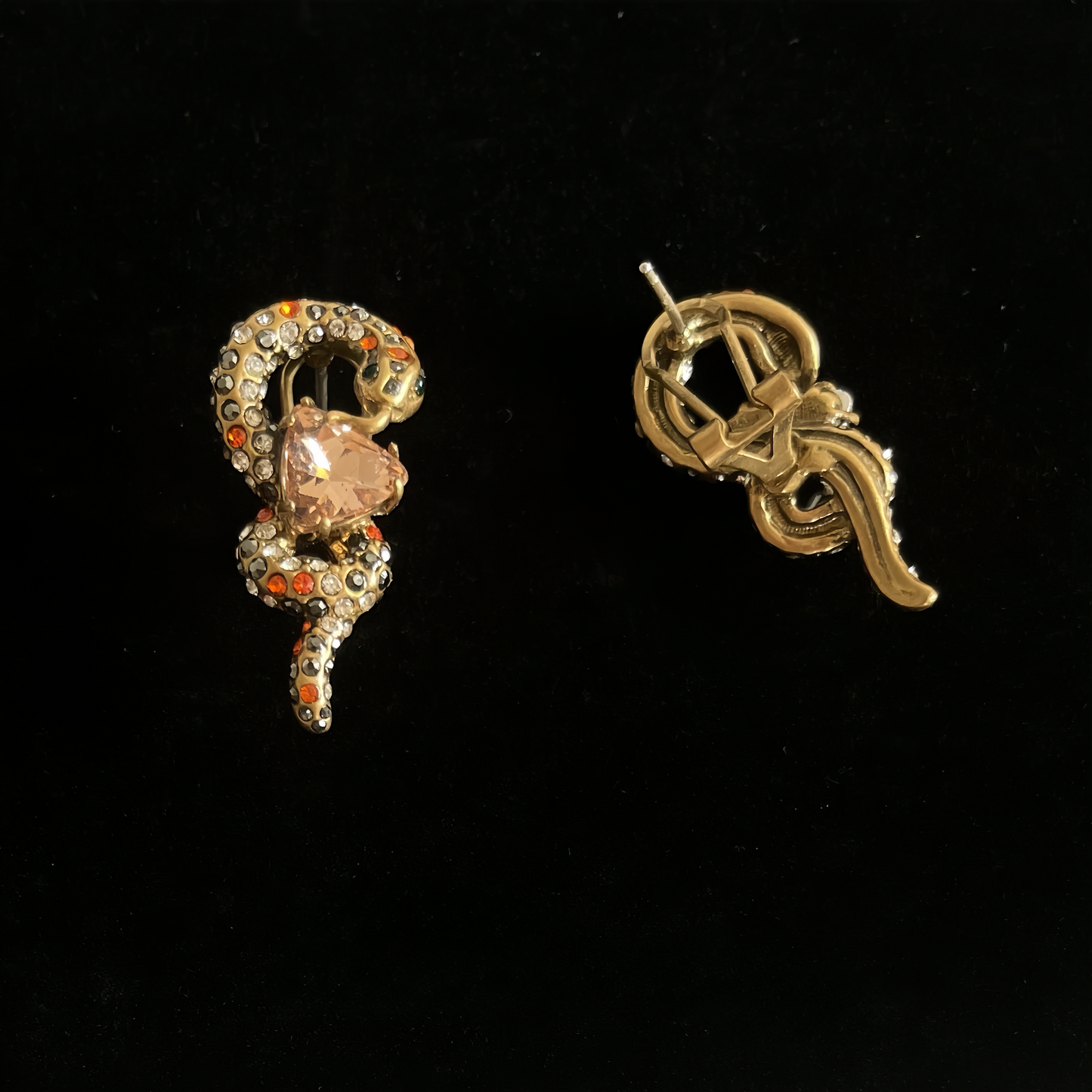 ➡️V Earring 09