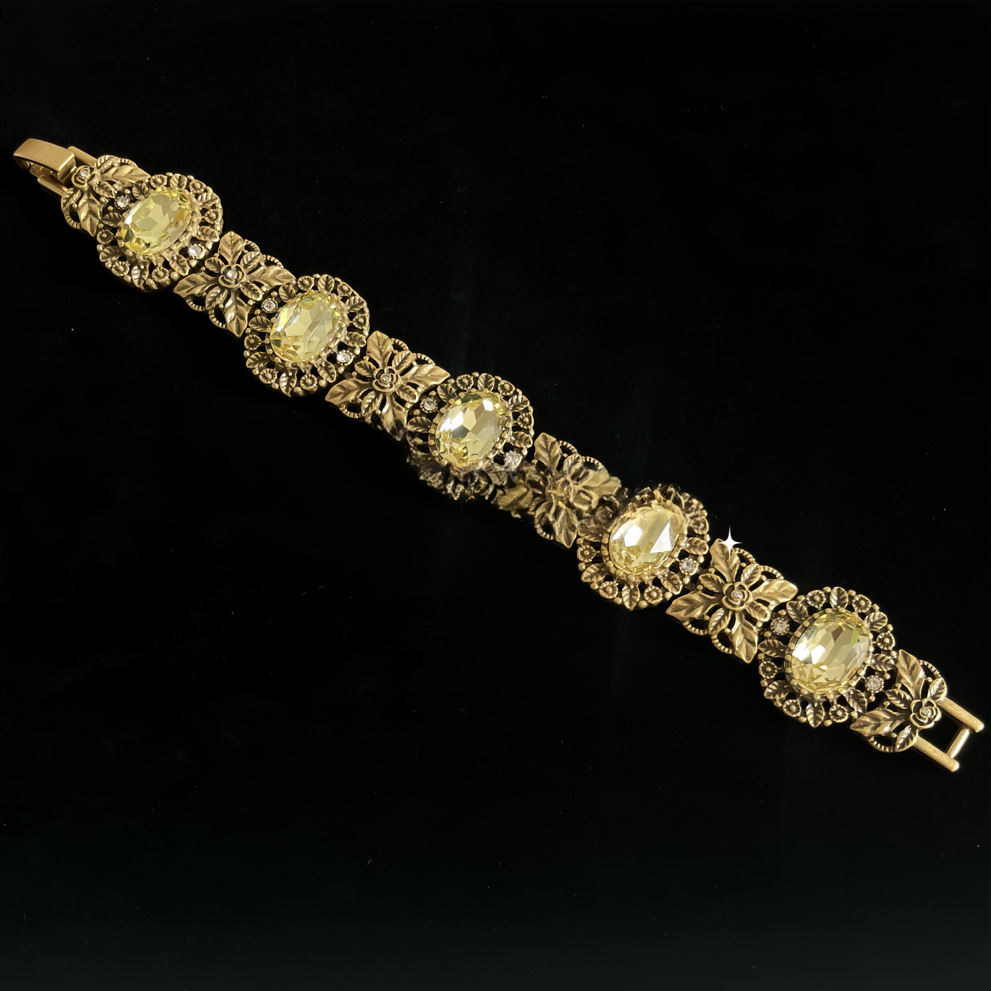 ➡️V Bracelet 14