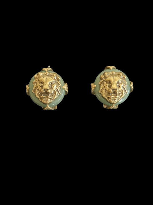 ➡️V Earring 05